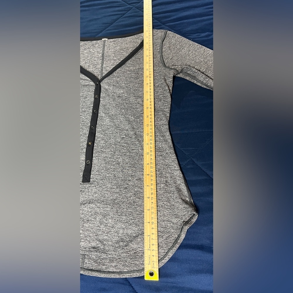 Lululemon Awesoma Henley long-sleeve shirt - Picture 4 of 5
